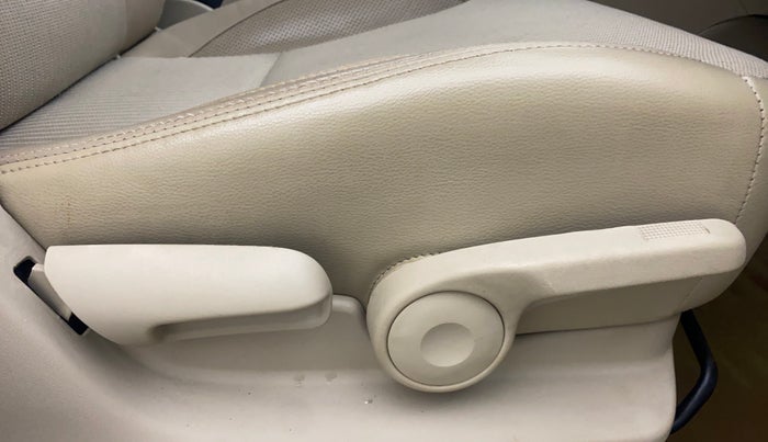 2015 Maruti Ciaz ZXI, Petrol, Manual, 51,463 km, Driver Side Adjustment Panel