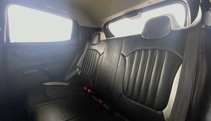 2018 Renault Kwid 1.0 RXT, Petrol, Manual, 62,786 km, Right Side Rear Door Cabin