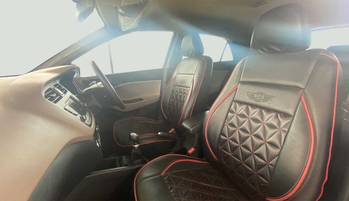 2020 Hyundai Elite i20 ASTA 1.2 (O), Petrol, Manual, 18,831 km, Right Side Front Door Cabin