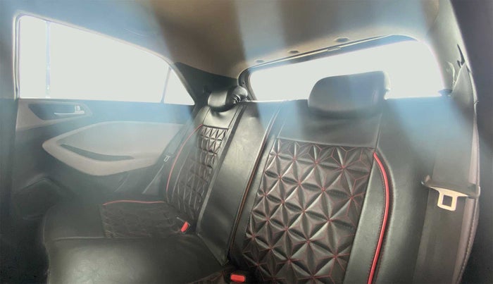 2020 Hyundai Elite i20 ASTA 1.2 (O), Petrol, Manual, 18,831 km, Right Side Rear Door Cabin