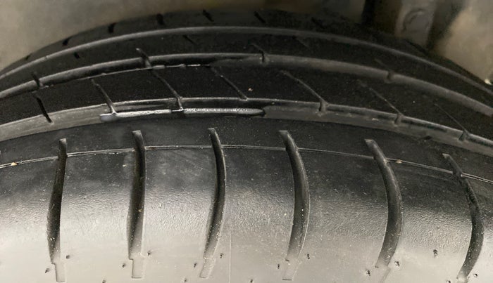 2016 Maruti Swift ZDI, Diesel, Manual, 85,265 km, Left Rear Tyre Tread