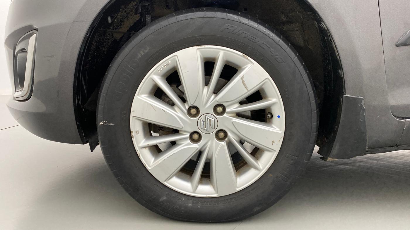 2016 Maruti Swift ZDI, Diesel, Manual, 85,265 km, Left Front Wheel