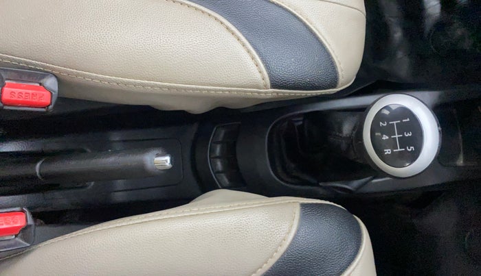 2017 Maruti Wagon R 1.0 VXI, Petrol, Manual, 44,658 km, Gear Lever