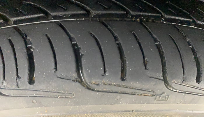 2017 Maruti Wagon R 1.0 VXI, Petrol, Manual, 44,658 km, Left Front Tyre Tread