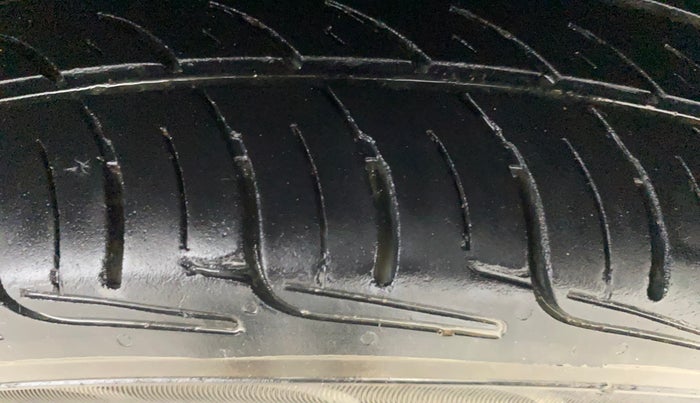 2017 Maruti Wagon R 1.0 VXI, Petrol, Manual, 44,658 km, Left Rear Tyre Tread