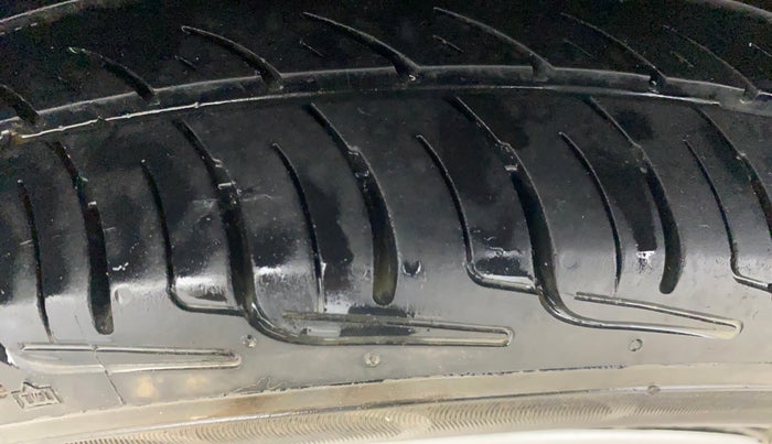 2017 Maruti Wagon R 1.0 VXI, Petrol, Manual, 44,658 km, Right Rear Tyre Tread