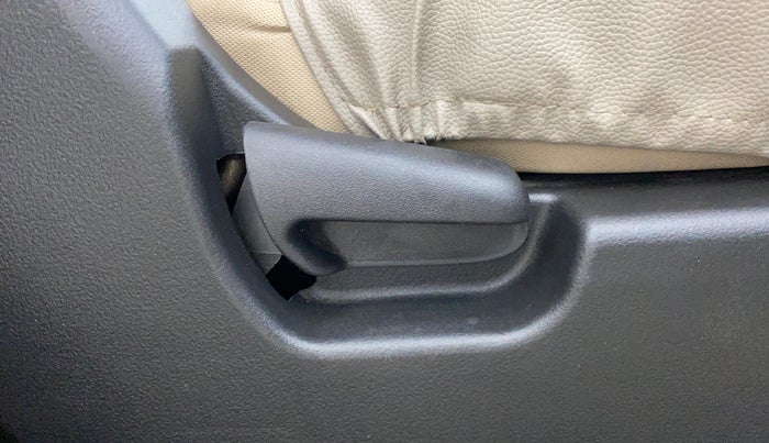 2017 Maruti Wagon R 1.0 VXI, Petrol, Manual, 44,658 km, Driver Side Adjustment Panel