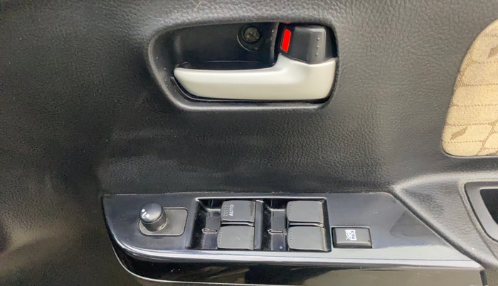 2017 Maruti Wagon R 1.0 VXI, Petrol, Manual, 44,658 km, Driver Side Door Panels Control