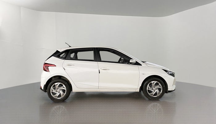 2021 Hyundai NEW I20 MAGNA 1.2 MT, Petrol, Manual, 4,926 km, Right Side View