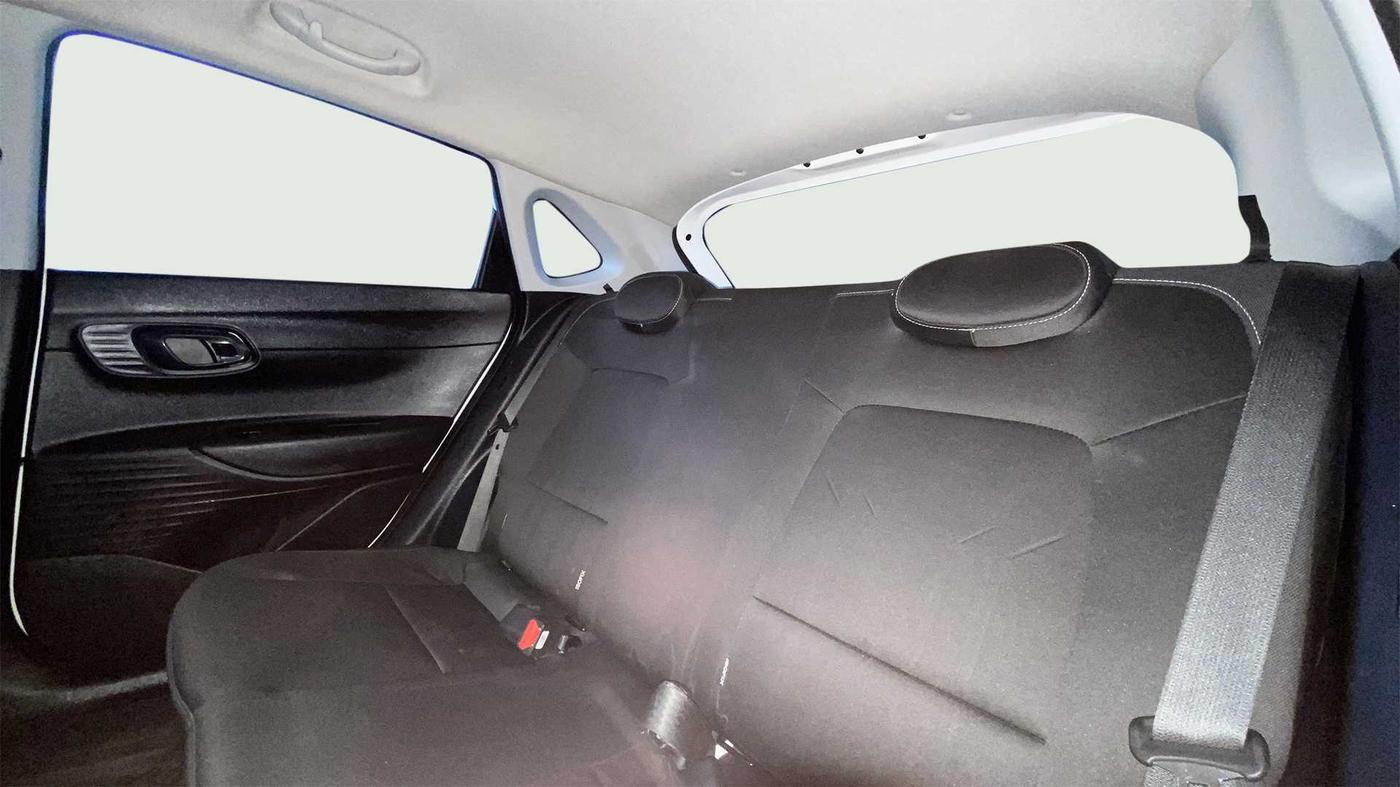 2021 Hyundai NEW I20 MAGNA 1.2 MT, Petrol, Manual, 4,926 km, Right Side Rear Door Cabin