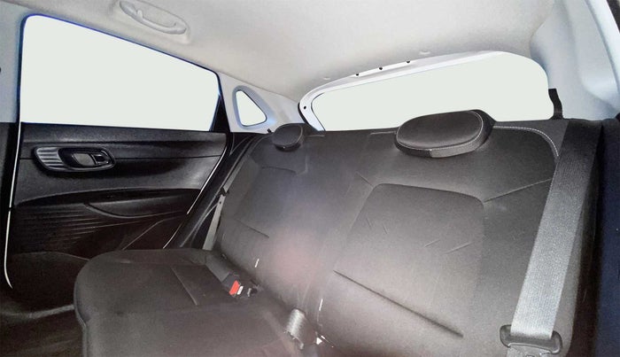 2021 Hyundai NEW I20 MAGNA 1.2 MT, Petrol, Manual, 4,926 km, Right Side Rear Door Cabin