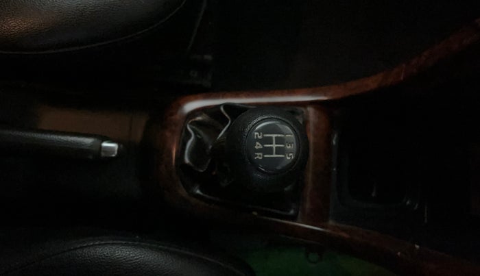 2014 Maruti Swift VXI, Petrol, Manual, 90,243 km, Gear Lever