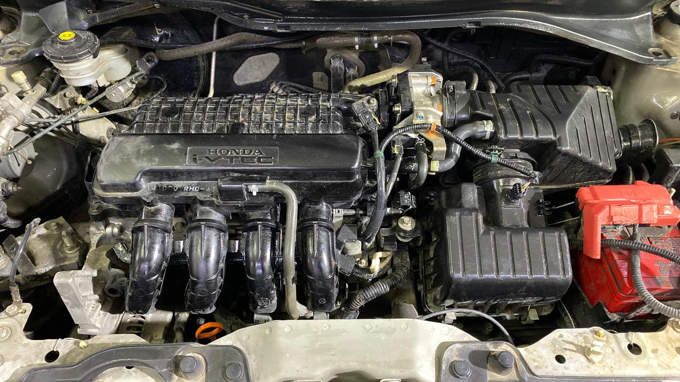 2015 Honda Brio VX AT, Petrol, Automatic, 73,981 km, Engine View