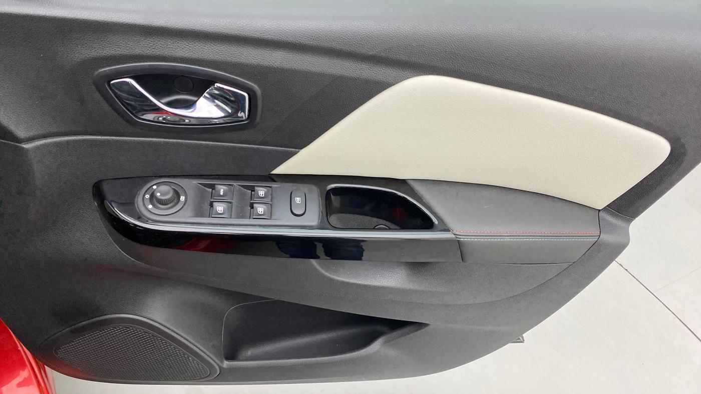 2019 Renault Captur PLATINE PETROL DUAL TONE, Petrol, Manual, 26,583 km, Driver Side Door Panels Control