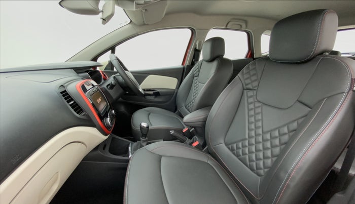 2019 Renault Captur PLATINE PETROL DUAL TONE, Petrol, Manual, 26,583 km, Right Side Front Door Cabin