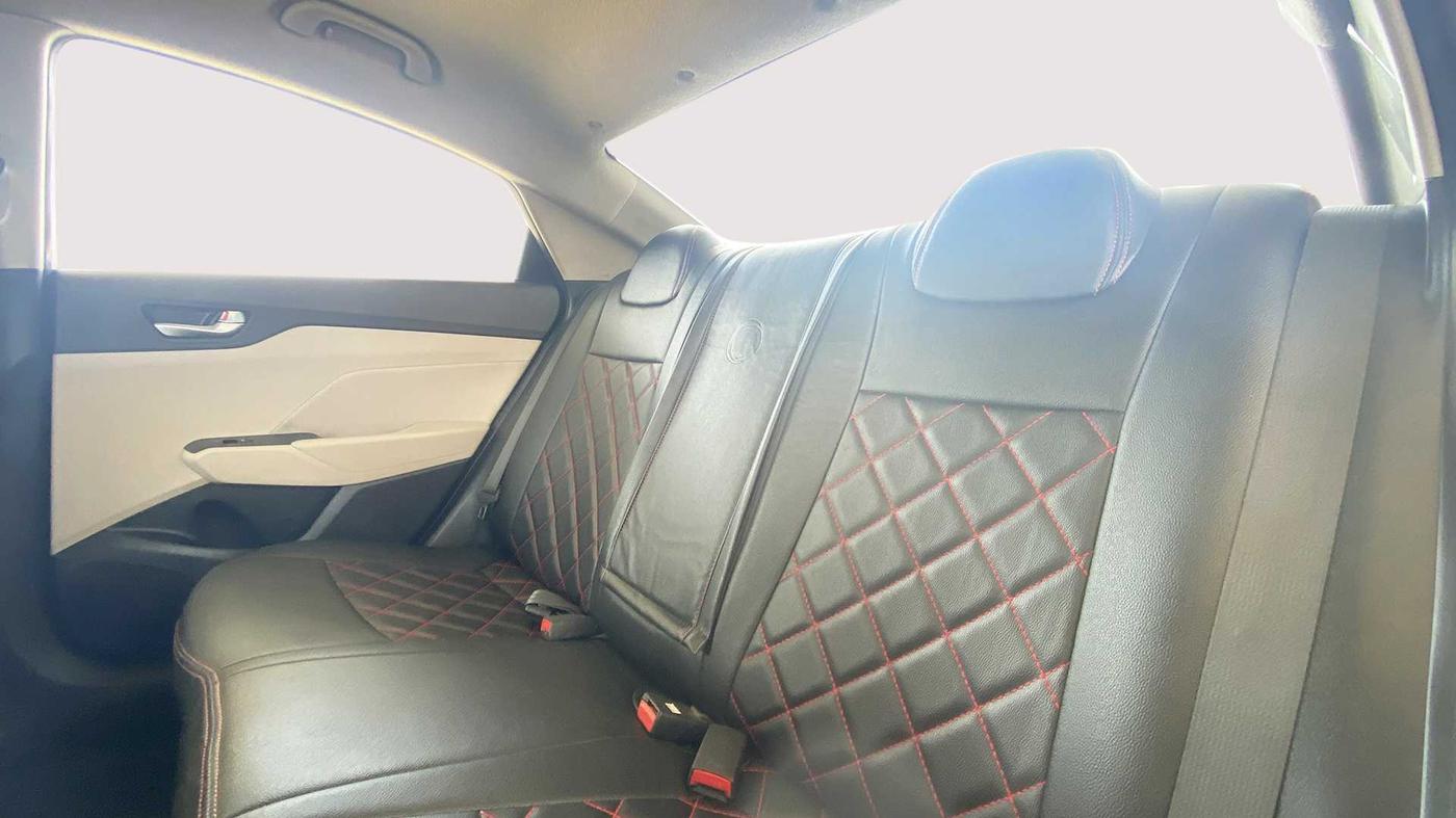 2018 Hyundai Verna 1.6 SX VTVT, Petrol, Manual, 31,924 km, Right Side Rear Door Cabin