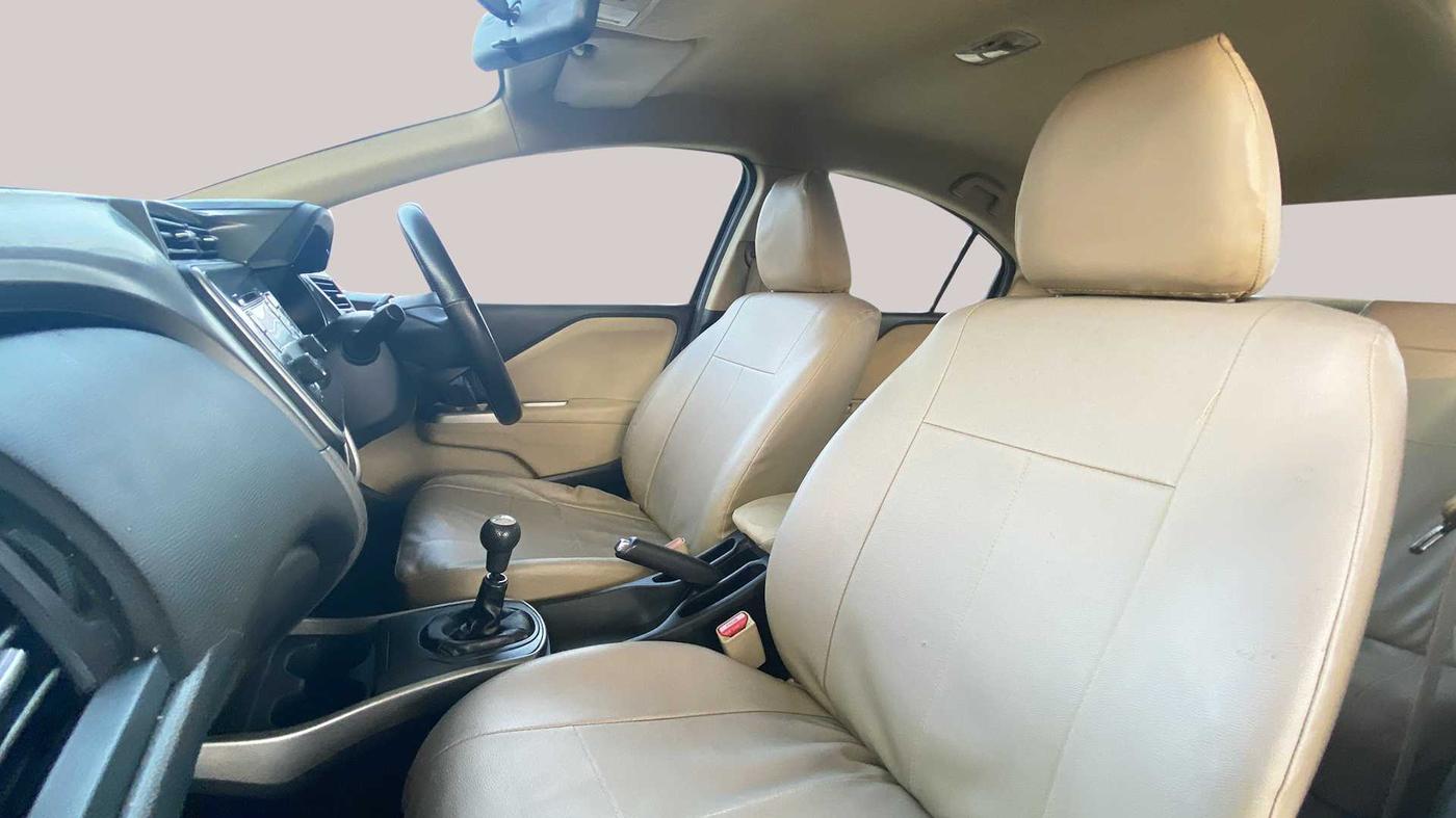 2015 Honda City V MT PETROL, Petrol, Manual, 73,416 km, Right Side Front Door Cabin