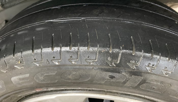 2022 Honda Amaze 1.2L I-VTEC S, Petrol, Manual, 28,060 km, Left Rear Tyre Tread