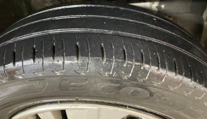 2022 Honda Amaze 1.2L I-VTEC S, Petrol, Manual, 28,060 km, Right Front Tyre Tread