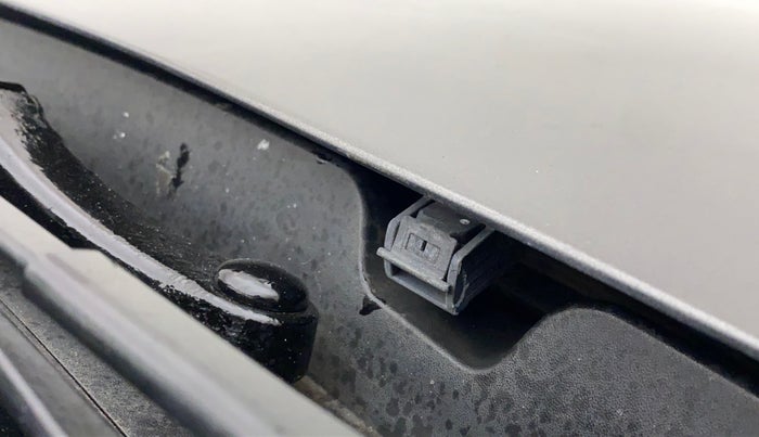2011 Volkswagen Polo COMFORTLINE 1.2L PETROL, Petrol, Manual, 22,261 km, Front windshield - Wiper nozzle not functional