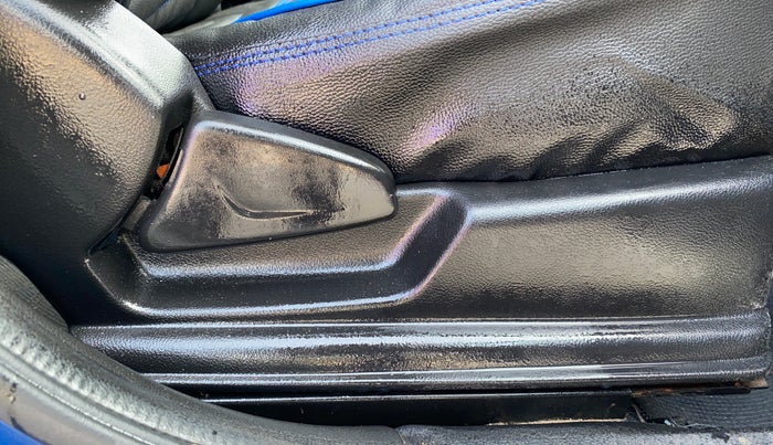 2021 Renault Kwid CLIMBER 1.0 (O), Petrol, Manual, 77,191 km, Driver Side Adjustment Panel