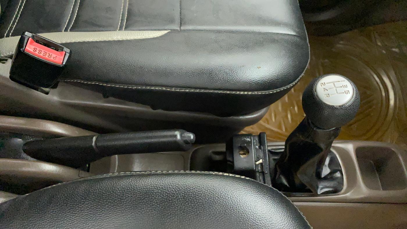 2013 Maruti Zen Estilo LXI, Petrol, Manual, 55,309 km, Gear Lever
