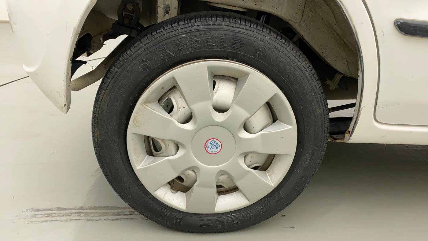 2013 Maruti Zen Estilo LXI, Petrol, Manual, 55,309 km, Right Rear Wheel