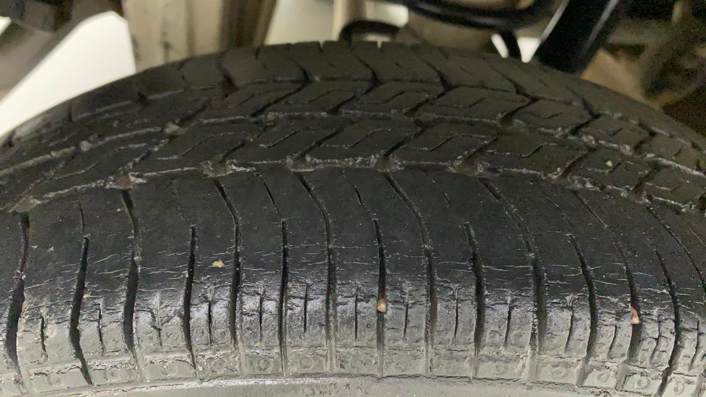 2013 Maruti Zen Estilo LXI, Petrol, Manual, 55,309 km, Right Rear Tyre Tread