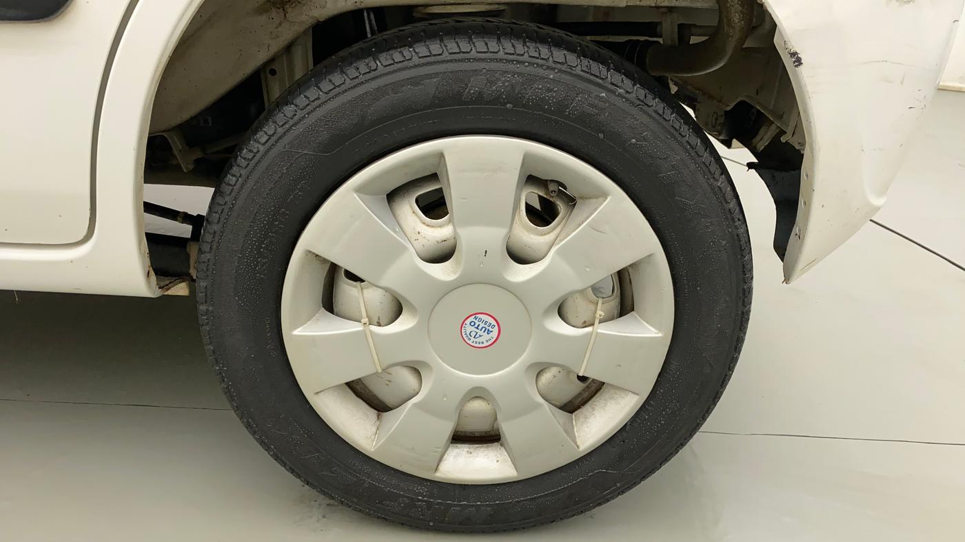2013 Maruti Zen Estilo LXI, Petrol, Manual, 55,309 km, Left Rear Wheel