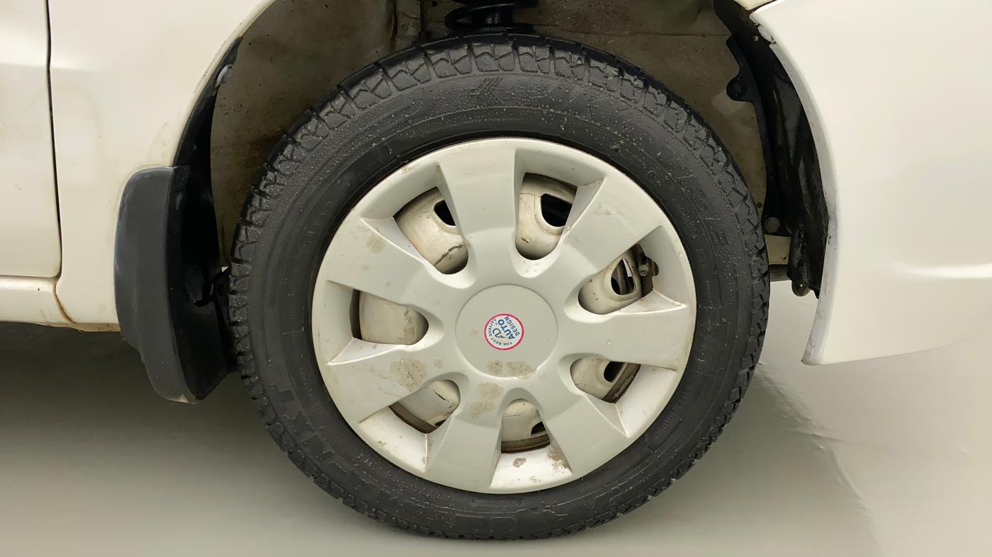 2013 Maruti Zen Estilo LXI, Petrol, Manual, 55,309 km, Right Front Wheel