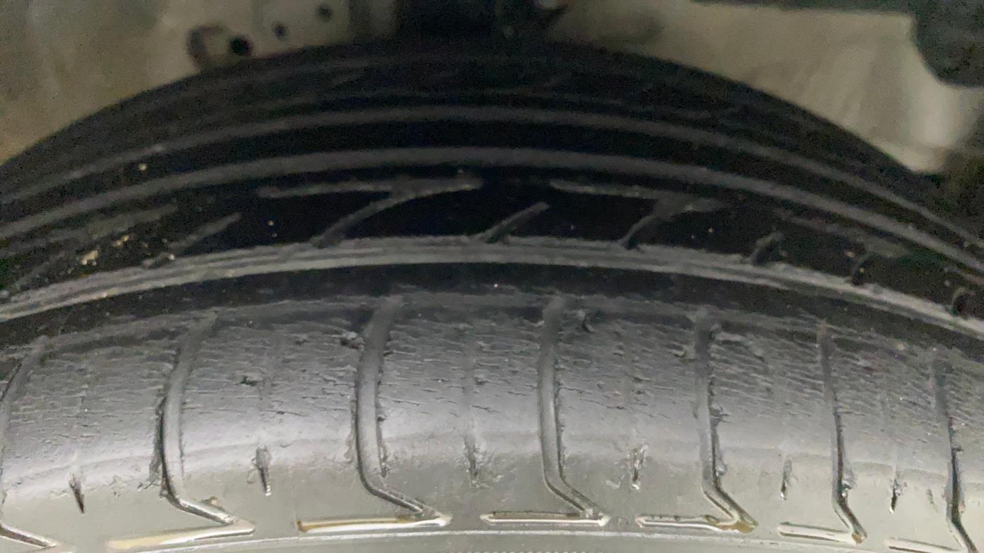 2012 Honda Brio E MT, Petrol, Manual, 83,642 km, Right Front Tyre Tread