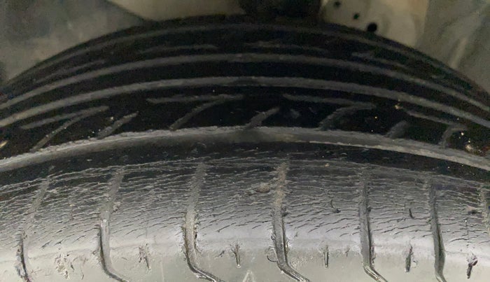 2012 Honda Brio E MT, Petrol, Manual, 83,642 km, Left Front Tyre Tread