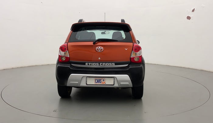 2015 Toyota Etios CROSS 1.5 V, Petrol, Manual, 61,364 km, Back/Rear