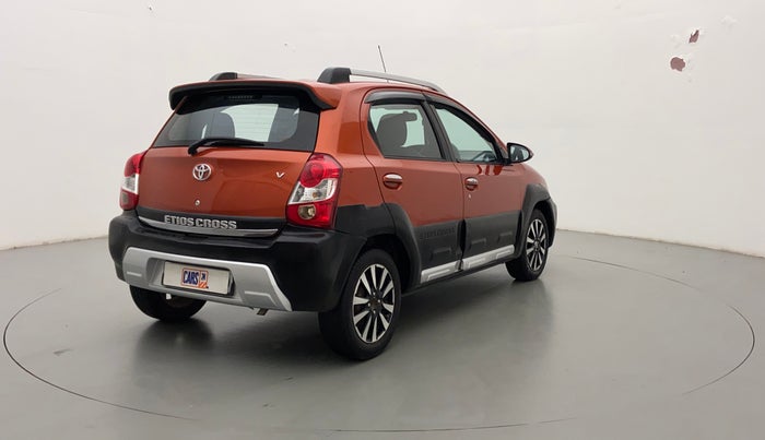 2015 Toyota Etios CROSS 1.5 V, Petrol, Manual, 61,364 km, Right Back Diagonal
