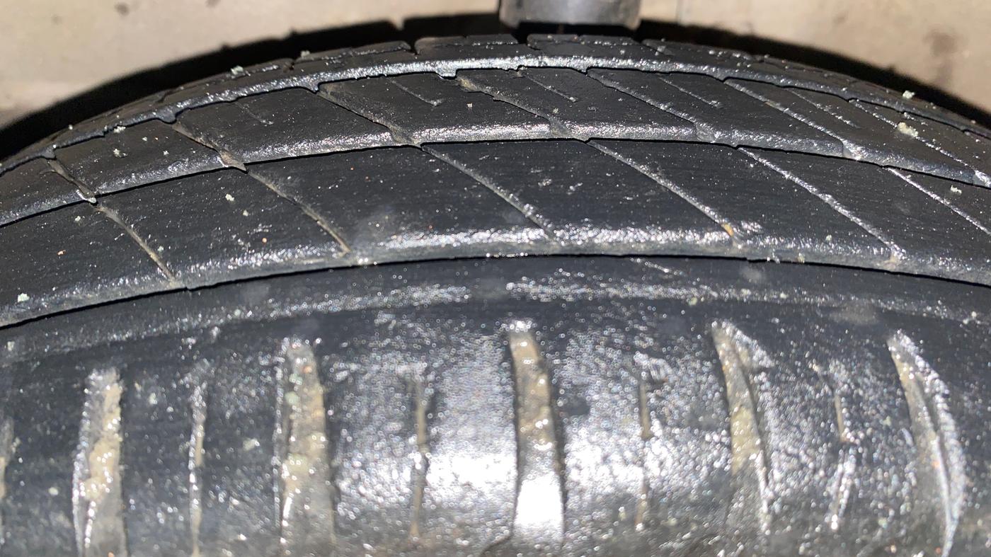 2017 Maruti Wagon R 1.0 VXI, Petrol, Manual, 41,392 km, Left Front Tyre Tread