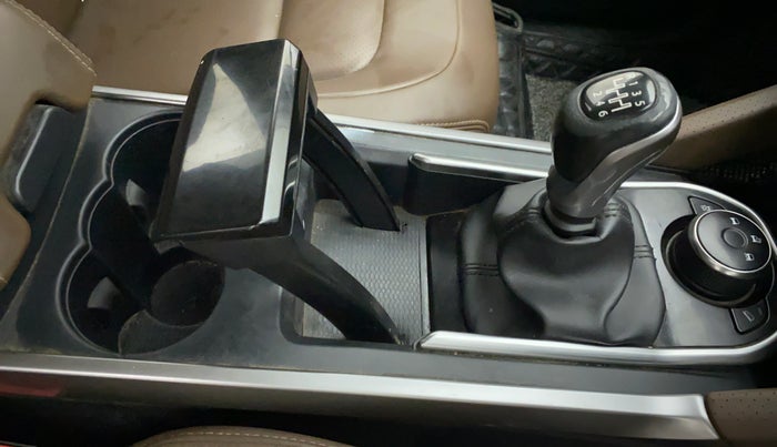 2019 Tata Harrier XZ 2.0L, Diesel, Manual, 52,072 km, Gear Lever