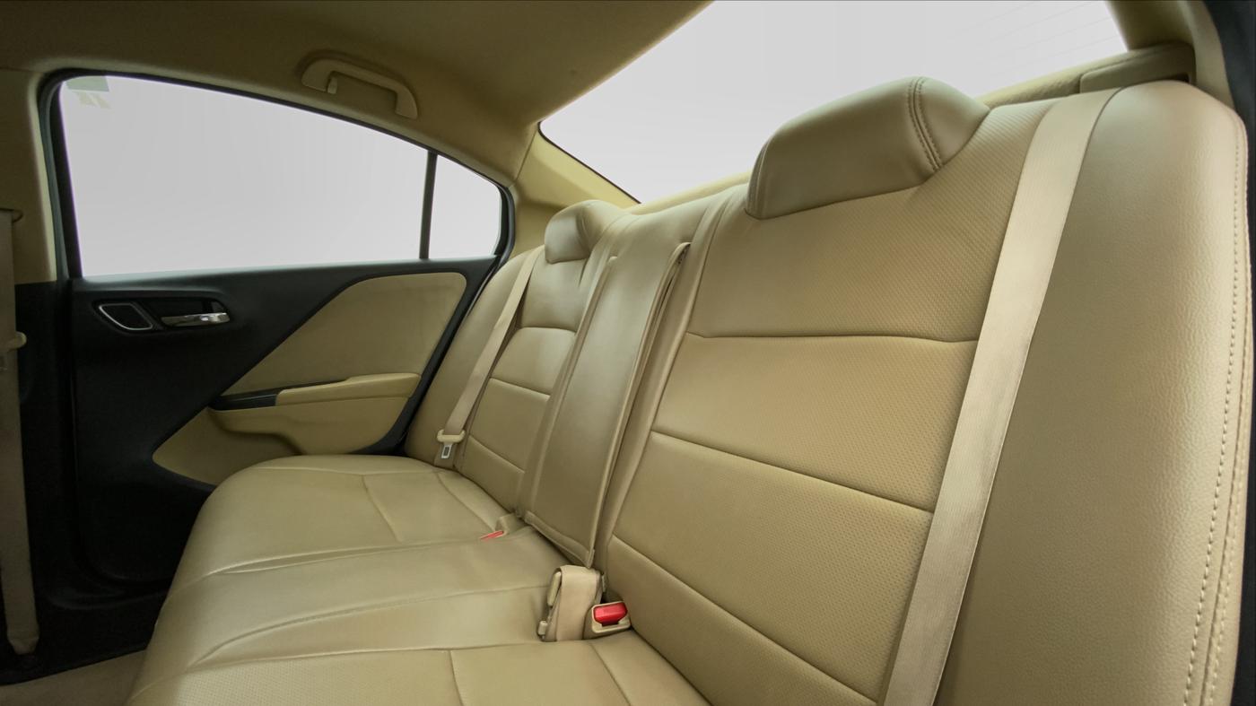 2017 Honda City V MT PETROL, Petrol, Manual, 87,562 km, Right Side Rear Door Cabin