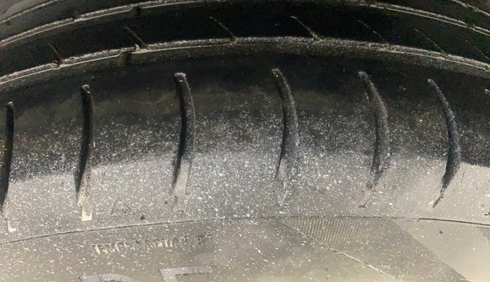 2013 Maruti Swift VDI, Diesel, Manual, 83,014 km, Left Rear Tyre Tread