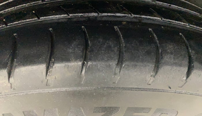 2013 Maruti Swift VDI, Diesel, Manual, 83,014 km, Right Rear Tyre Tread