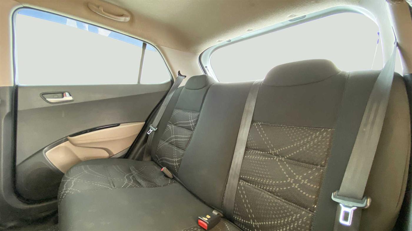 2018 Hyundai Grand i10 SPORTZ 1.2 KAPPA VTVT, Petrol, Manual, 31,166 km, Right Side Rear Door Cabin
