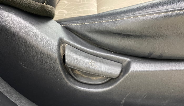 2018 Hyundai Grand i10 SPORTZ 1.2 KAPPA VTVT, Petrol, Manual, 82,973 km, Driver Side Adjustment Panel