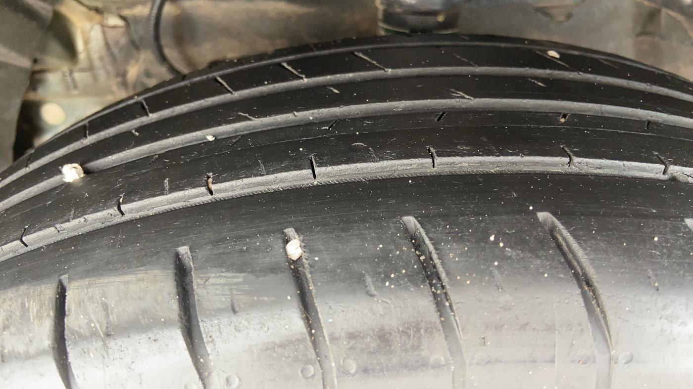2020 Mahindra XUV300 W6 1.5 DIESEL AMT, Diesel, Automatic, 83,723 km, Left Front Tyre Tread