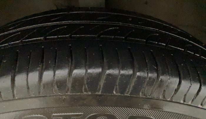 2018 Maruti Wagon R 1.0 LXI CNG, CNG, Manual, 51,974 km, Left Rear Tyre Tread