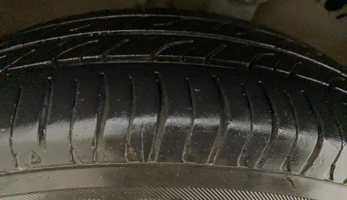 2018 Maruti Wagon R 1.0 LXI CNG, CNG, Manual, 51,974 km, Right Rear Tyre Tread