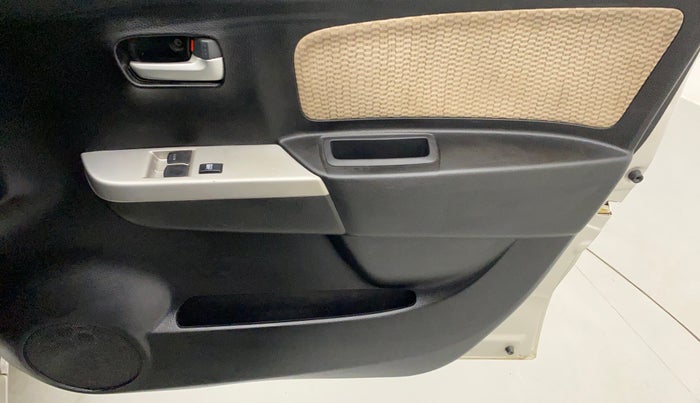 2018 Maruti Wagon R 1.0 LXI CNG, CNG, Manual, 51,974 km, Driver Side Door Panels Control