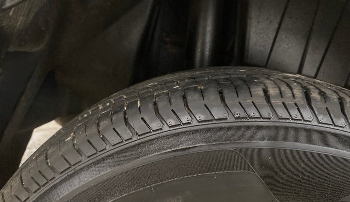 2017 Maruti Dzire VXI AMT, Petrol, Automatic, 83,052 km, Right Rear Tyre Tread