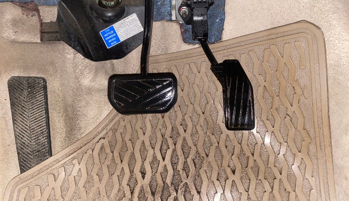 2017 Maruti Dzire VXI AMT, Petrol, Automatic, 83,052 km, Pedals