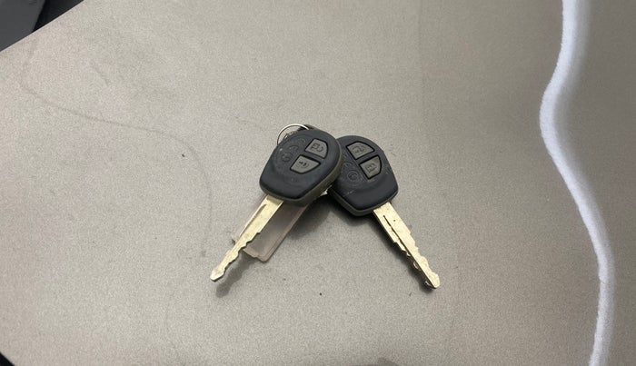 2017 Maruti Dzire VXI AMT, Petrol, Automatic, 83,052 km, Key Close Up