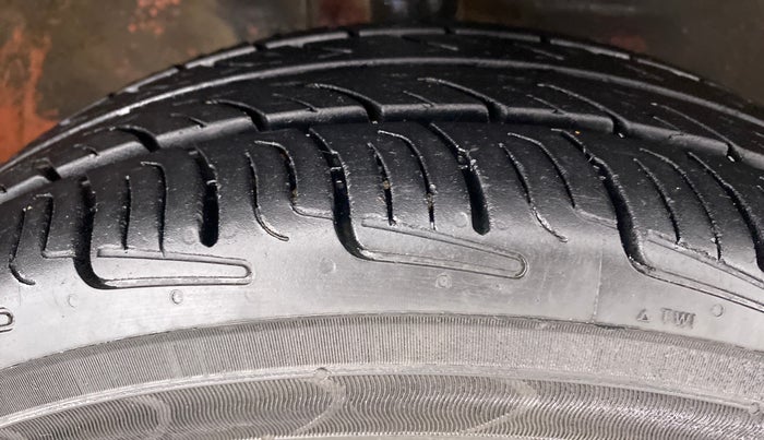 2018 Maruti Wagon R 1.0 VXI PLUS, Petrol, Manual, 60,009 km, Right Front Tyre Tread