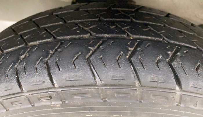 2019 Maruti Eeco 5 STR WITH A/C+HTR, Petrol, Manual, 15,468 km, Left Front Tyre Tread